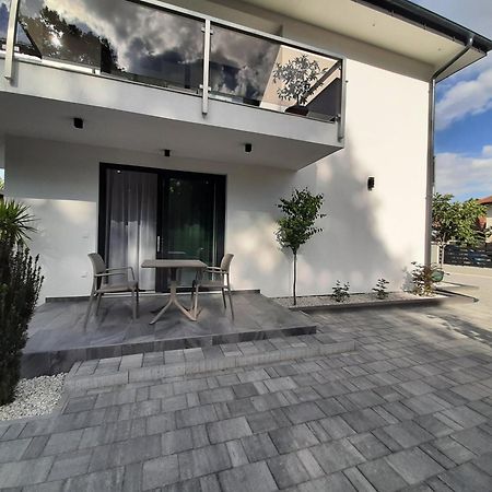Ancsi Apartmanhaz Balatonlelle Buitenkant foto