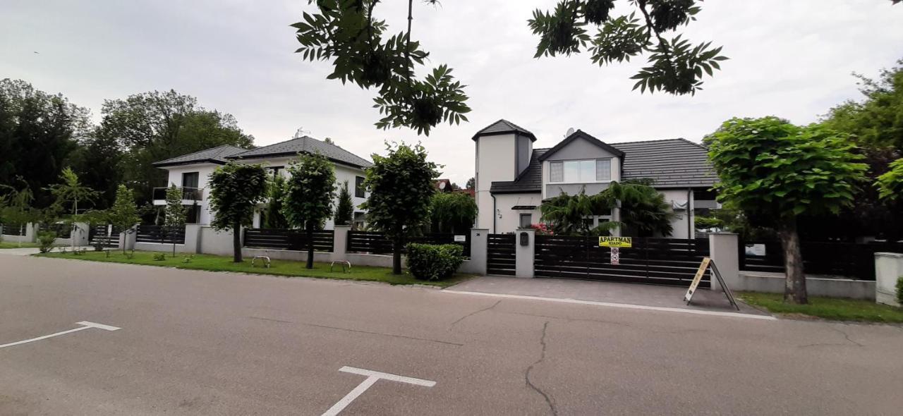 Ancsi Apartmanhaz Balatonlelle Buitenkant foto