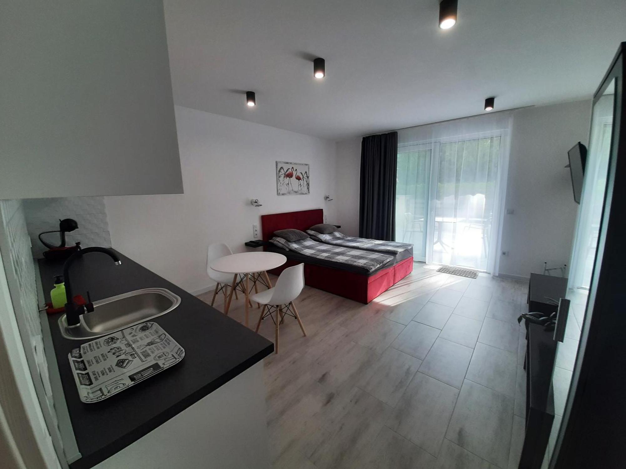 Ancsi Apartmanhaz Balatonlelle Buitenkant foto