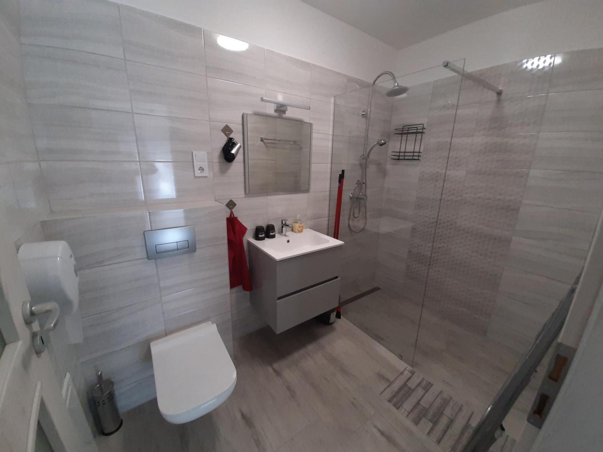 Ancsi Apartmanhaz Balatonlelle Buitenkant foto