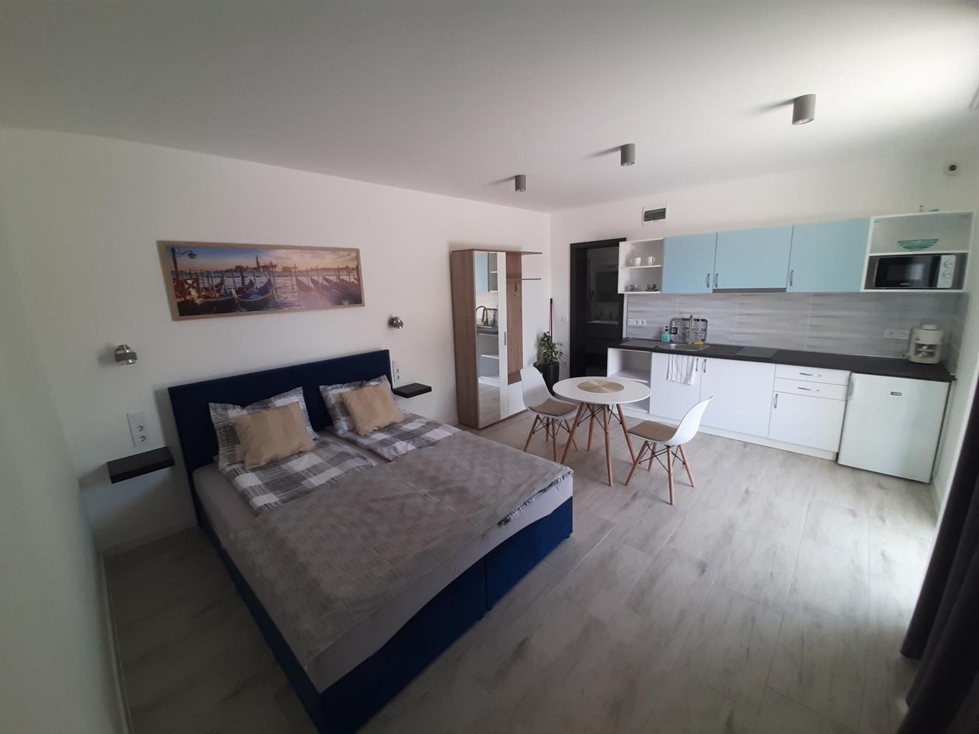 Ancsi Apartmanhaz Balatonlelle Buitenkant foto