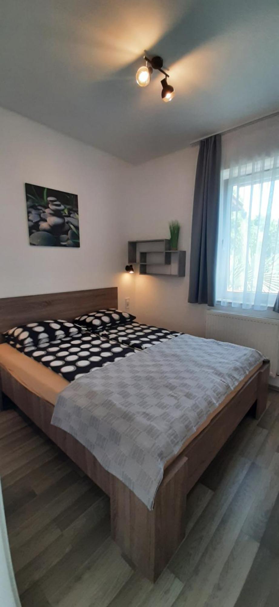 Ancsi Apartmanhaz Balatonlelle Buitenkant foto