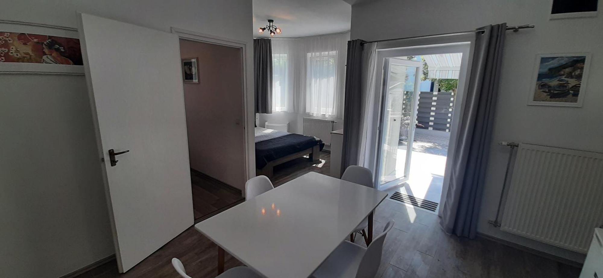 Ancsi Apartmanhaz Balatonlelle Buitenkant foto