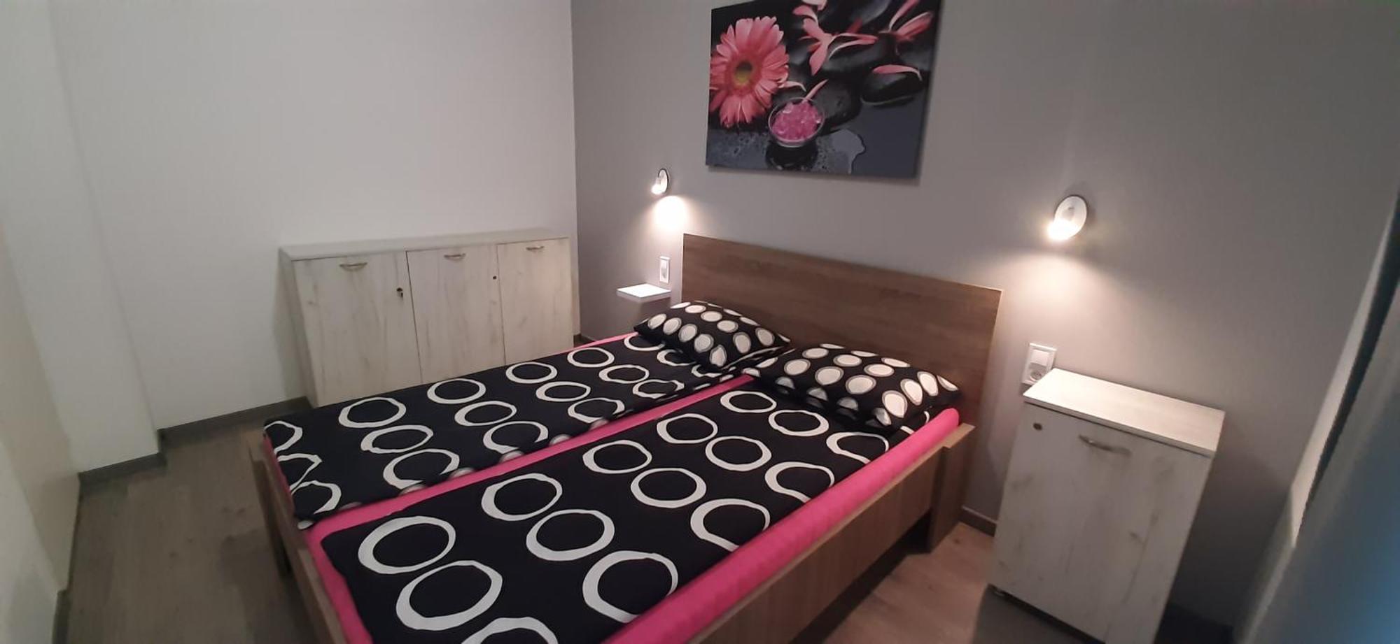 Ancsi Apartmanhaz Balatonlelle Buitenkant foto