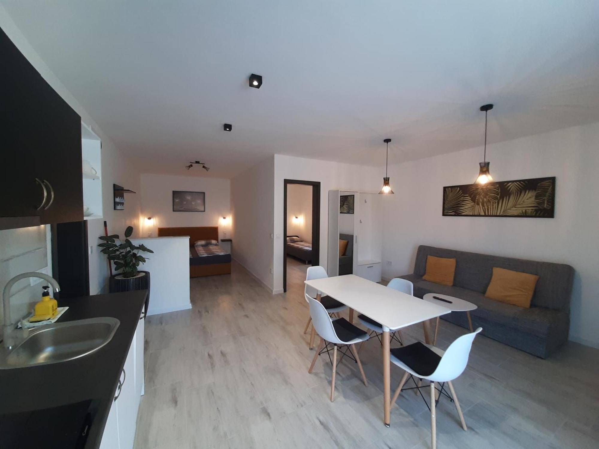 Ancsi Apartmanhaz Balatonlelle Buitenkant foto